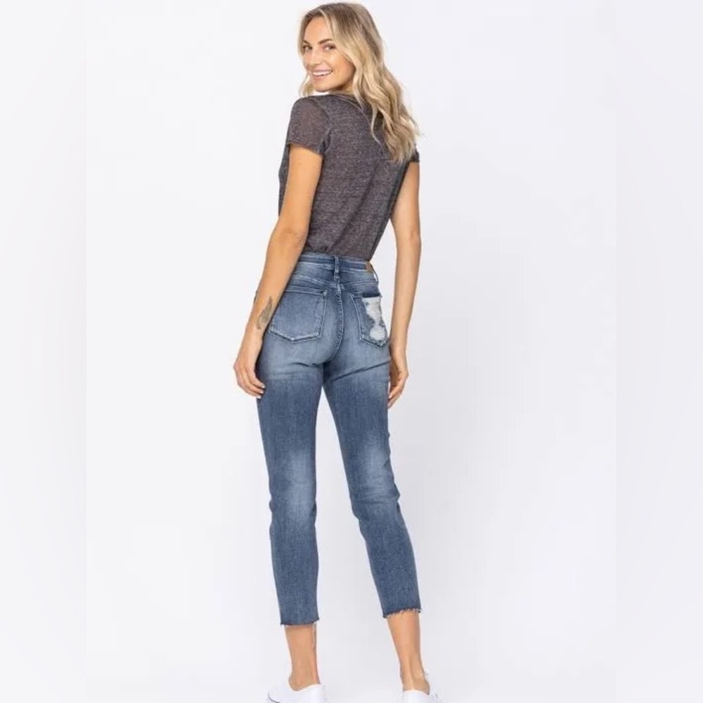 JUDY BLUE Jeans Women 11/30 Relaxed Fit High Rise Cropped Raw Hem Style: JB88191